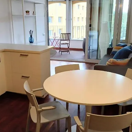 Cozy With Spacious Veranda Appartement